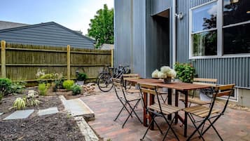 Tempat makan outdoor