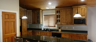 Lujo 4BR Townhome Capacidad 12. 4 minutos en coche a PCMR o Deer Valley resorts 2900sf