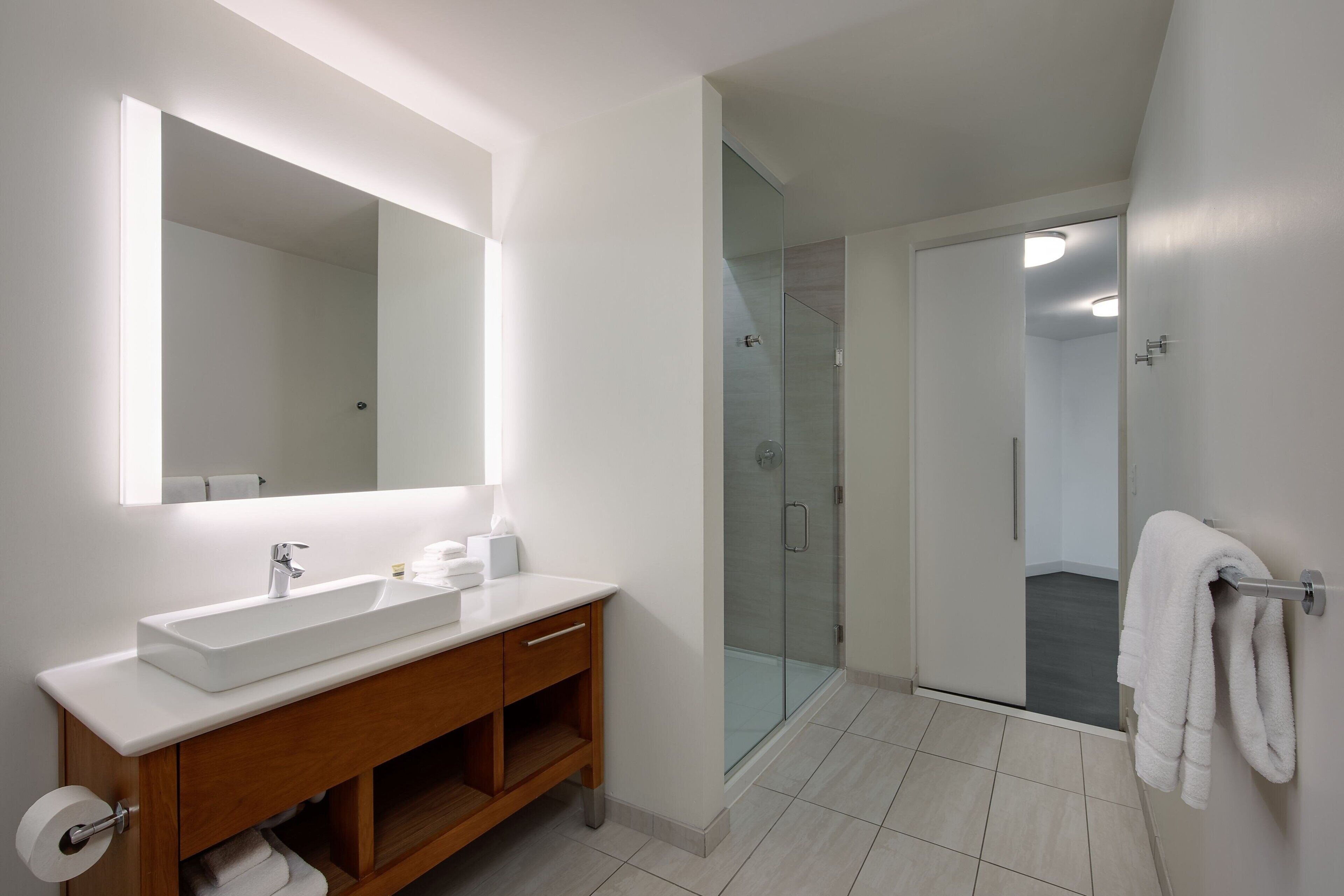 suite, 1 bedroom, city view | bathroom | shower, rainfall showerhead, designer toiletries, hair dryer