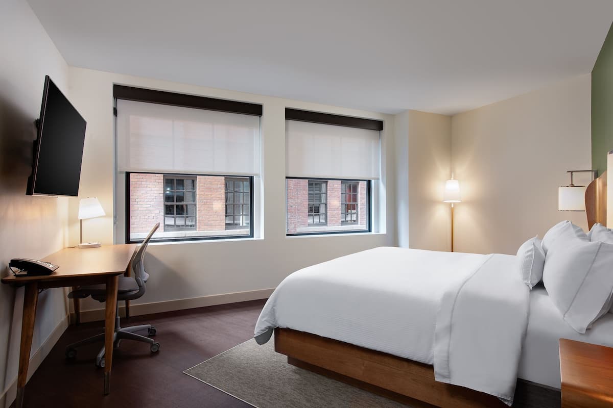 Premium bedding, in-room safe, desk, iron/ironing board