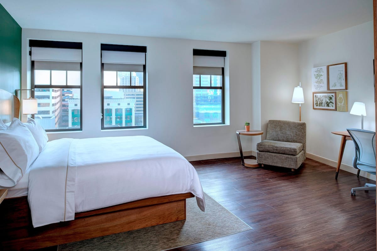 Premium bedding, in-room safe, desk, iron/ironing board