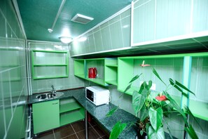 Fridge, microwave