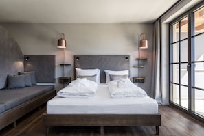 Minibar, cots/infant beds, free WiFi