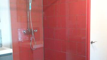 Double Room | Bathroom shower