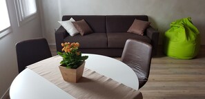 Suite Deluxe, vistas a la ciudad | Sala de estar