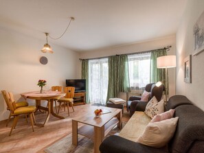 TV, ping pong - Ferienwohnung Nr. 3 für 2 - 3 Personen 50 qm (Kiefersfelden)