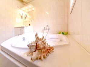 Luokittelematon kuva, 3 kautta 15, painike