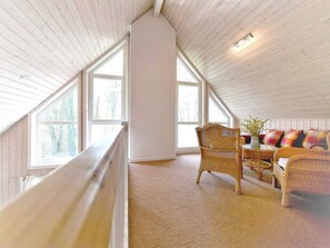 Televisión y chimenea 