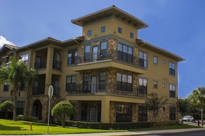 Front of property - Ip60507 - Bella Piazza Resort - 3 Bed 3 Baths Condo (Davenport)