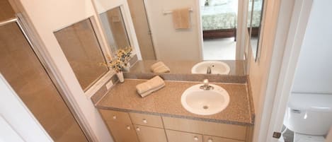 Family Townhome, Balcony, Garden Area | Bathroom
