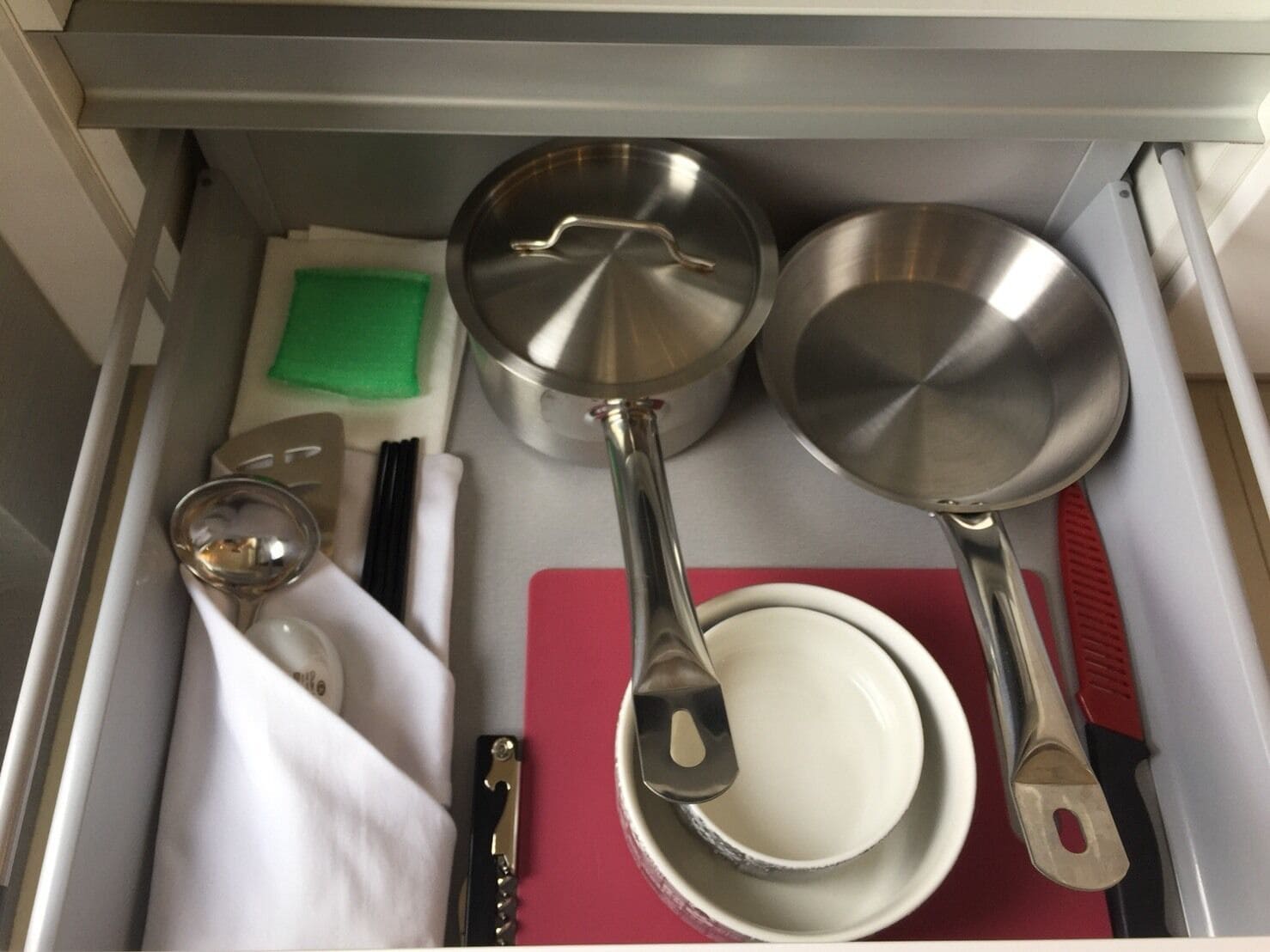 design suite, multiple beds | in-room dining