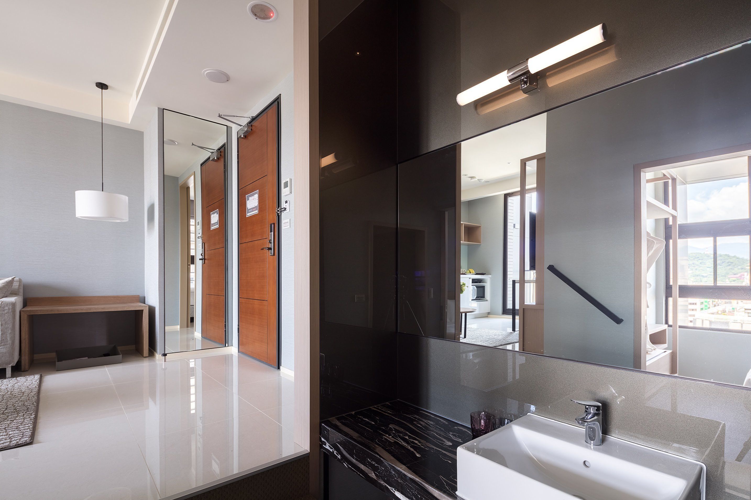 family suite, 2 bedrooms | bathroom sink