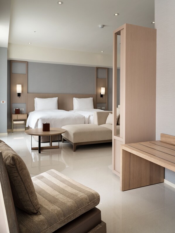 Premium bedding, down comforters, in-room safe, individually furnished - Jolley Hotel (Taipei)