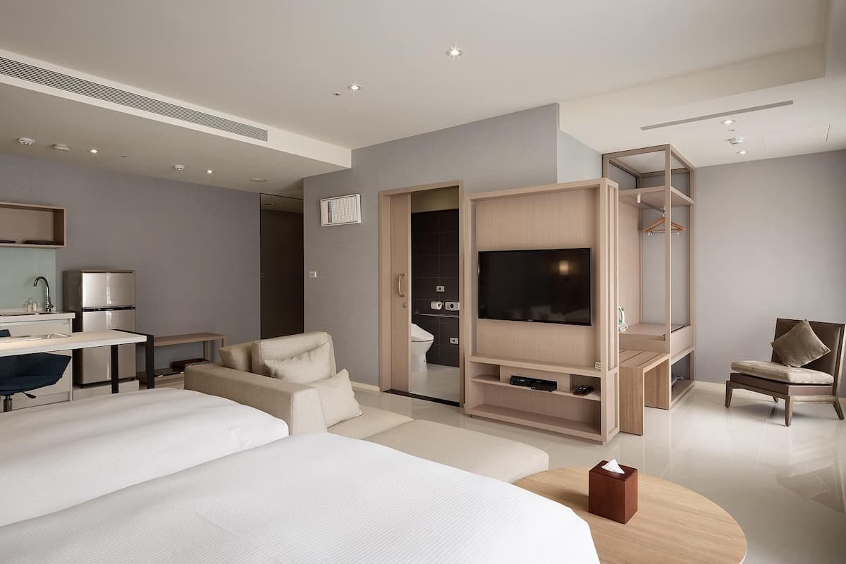 basic twin room | 1 bedroom, premium bedding, down duvets, in-room safe