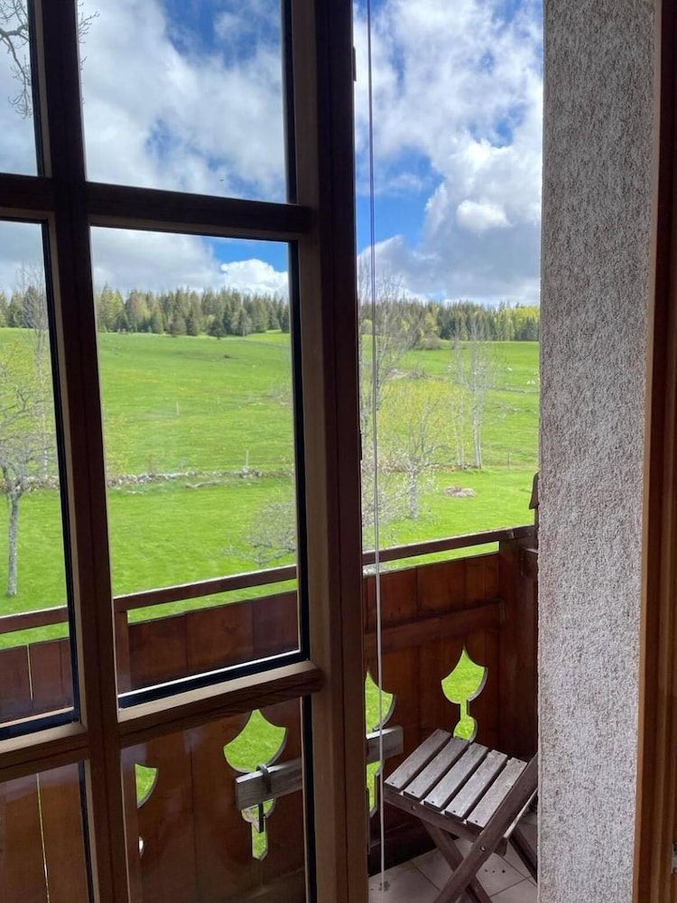 Hôtel Restaurant Le Tillau by null