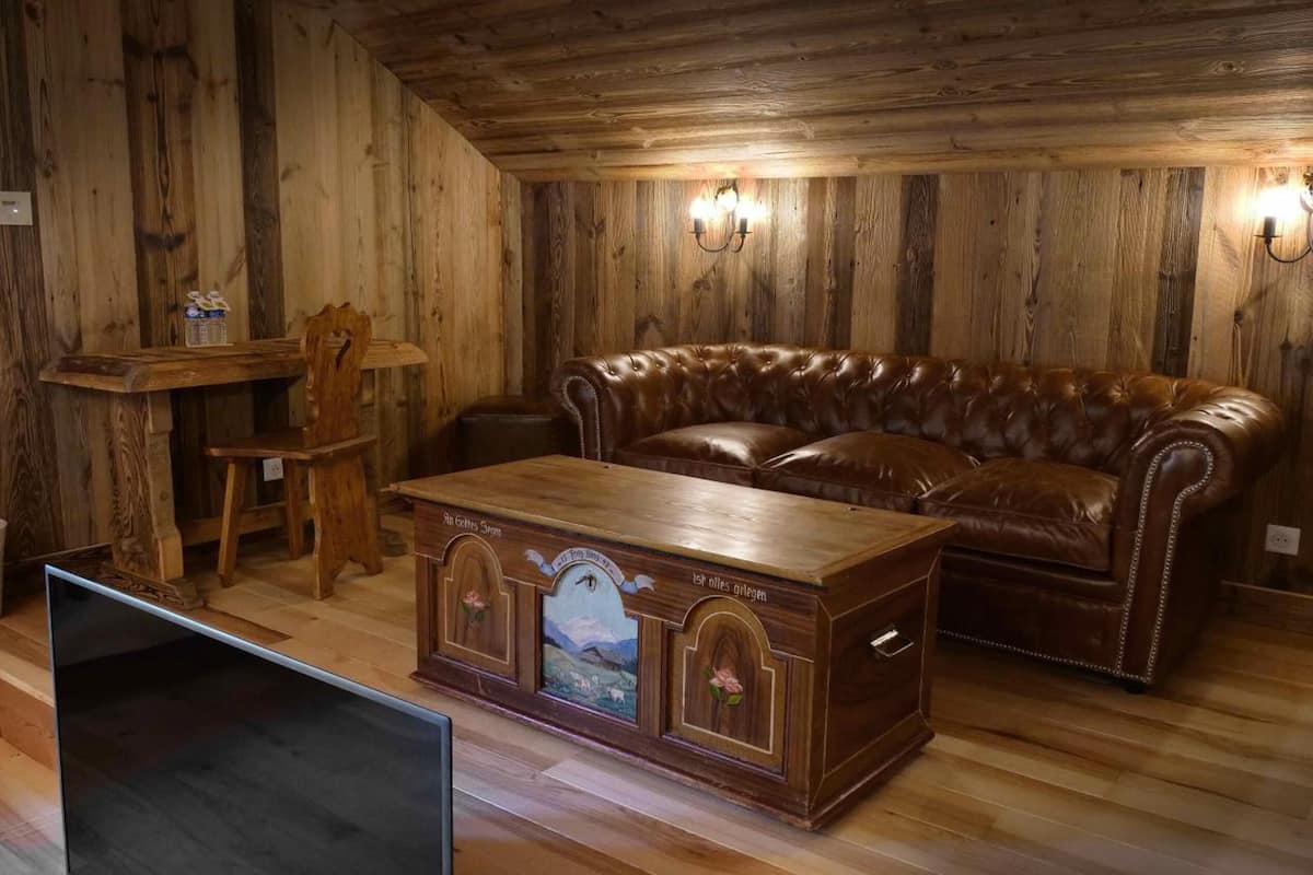 42-inch flat-screen tv with digital channels, tv