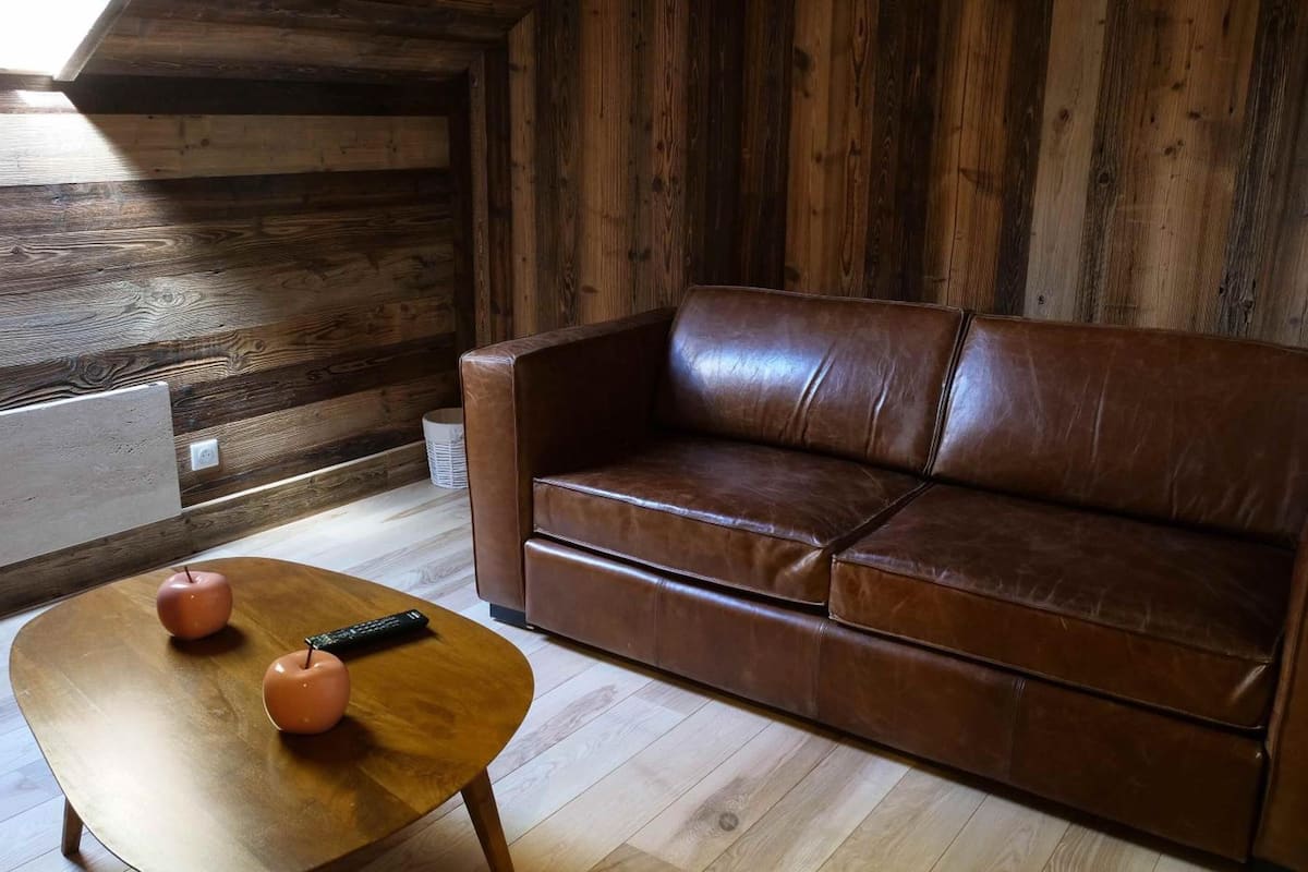 42-inch flat-screen tv with digital channels, tv