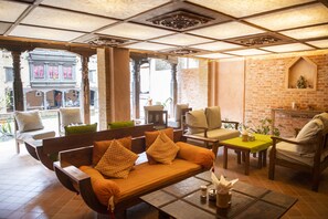 Café da manhã com buffet grátis todos os dias