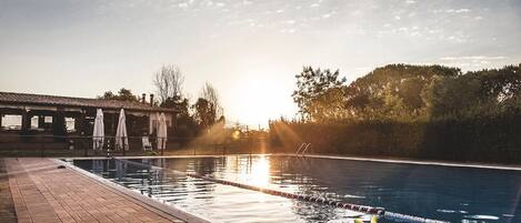 季節性室外泳池