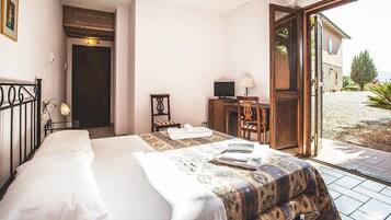 Junior Suite, Garden View