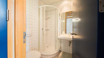 Douche, serviettes fournies
