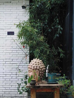 Courtyard - Once Artistic Inn (Luoyang)