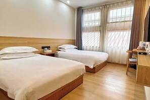 Standard Twin Room | Desk, blackout drapes, soundproofing, free WiFi - Once Artistic Inn (Luoyang)