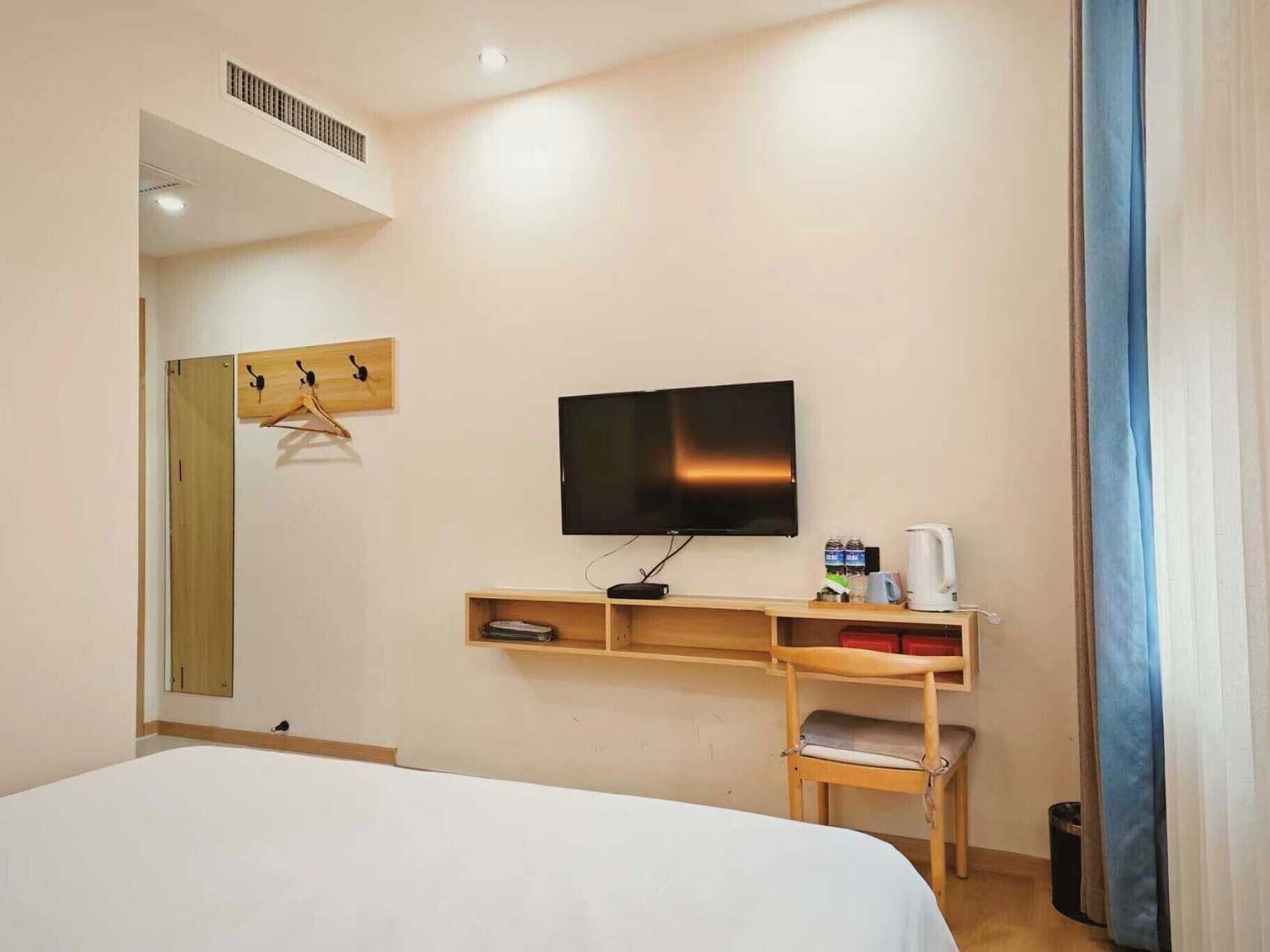 Habitación estándar doble | Televisión