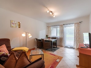 Fernseher, Tischtennisplatte