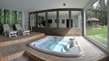 Bain à remous intérieur