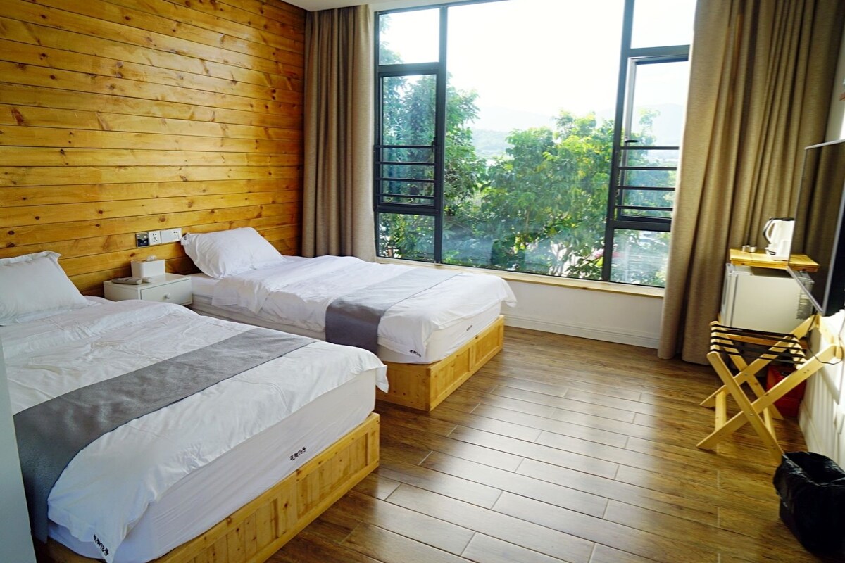 Chambre Panoramique avec lits jumeaux, 1 chambre, vue colline