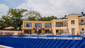 Pool - Jumeirah Beachfront Apartments (Mombasa)