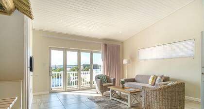 Fork West Apartments - Top Floor 6