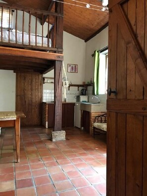 Family Studio | Private kitchen - La Raymondiere (Vernoux-en-Gatine)