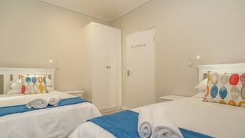 Apartment, Multiple Beds, Non Smoking | 2 bedrooms, bed sheets
