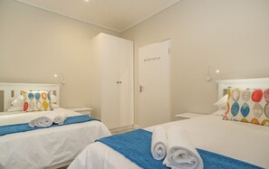 Apartment, Multiple Beds, Non Smoking | 2 bedrooms, bed sheets - Fork West Apartments - Ground Floor 7 (Bergrivier)