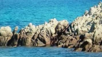 Gần bãi biển, 3 quán bar trên bãi biển