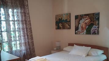 3 camere, con arredamento individuale, insonorizzazione