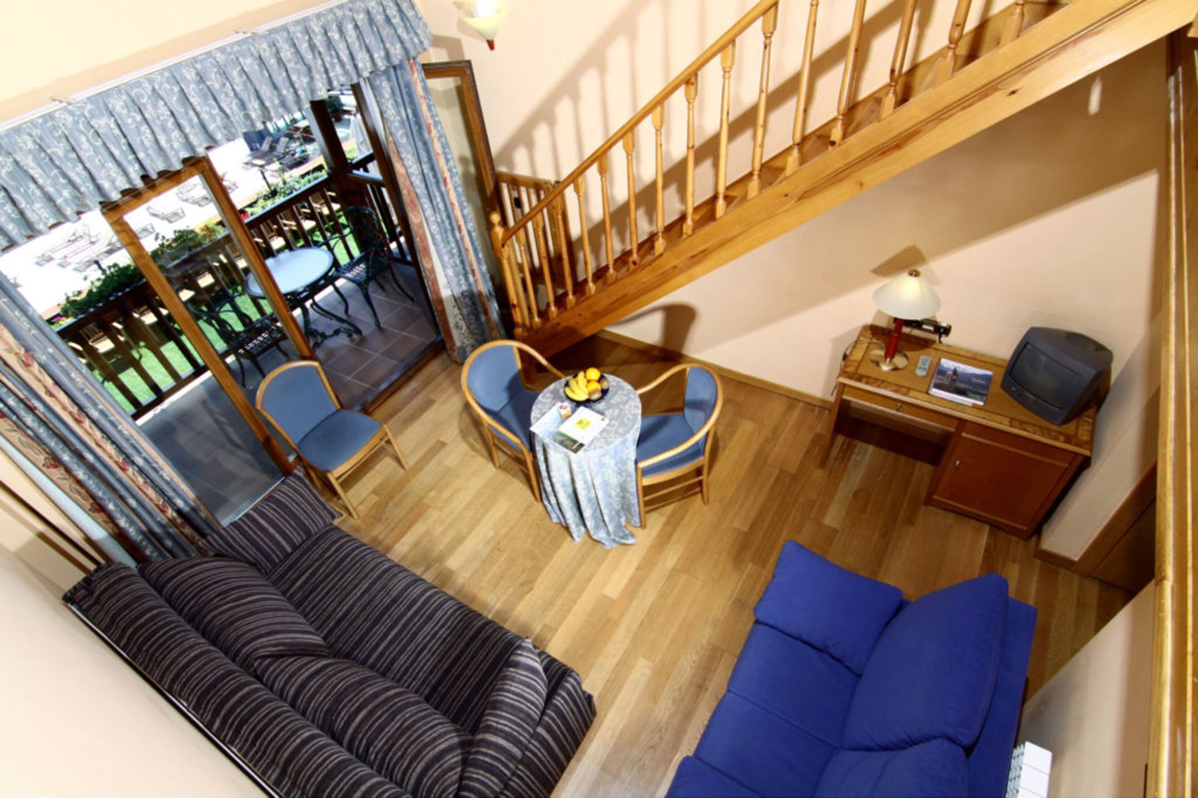 standard triple room | 1 bedroom, in-room safe, desk, soundproofing