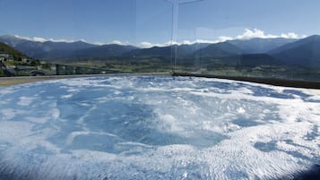 Sauna, bain à remous, hammam, sources chaudes/minérales, massages