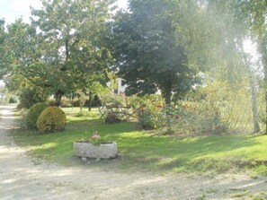 Garden - Gite La Raymondiere (Vernoux-en-Gatine)