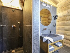 Bathroom - Les Chalets de Maramour (Chazey-sur-Ain)