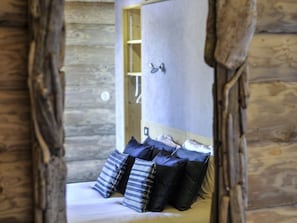 Family Chalet, Ensuite, Garden View (Ecologique et naturel) | 1 bedroom - Les Chalets de Maramour (Chazey-sur-Ain)