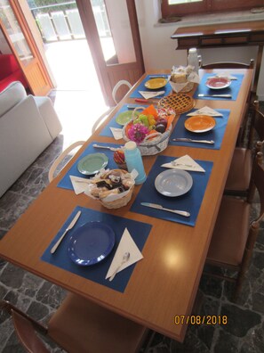Free daily local cuisine breakfast