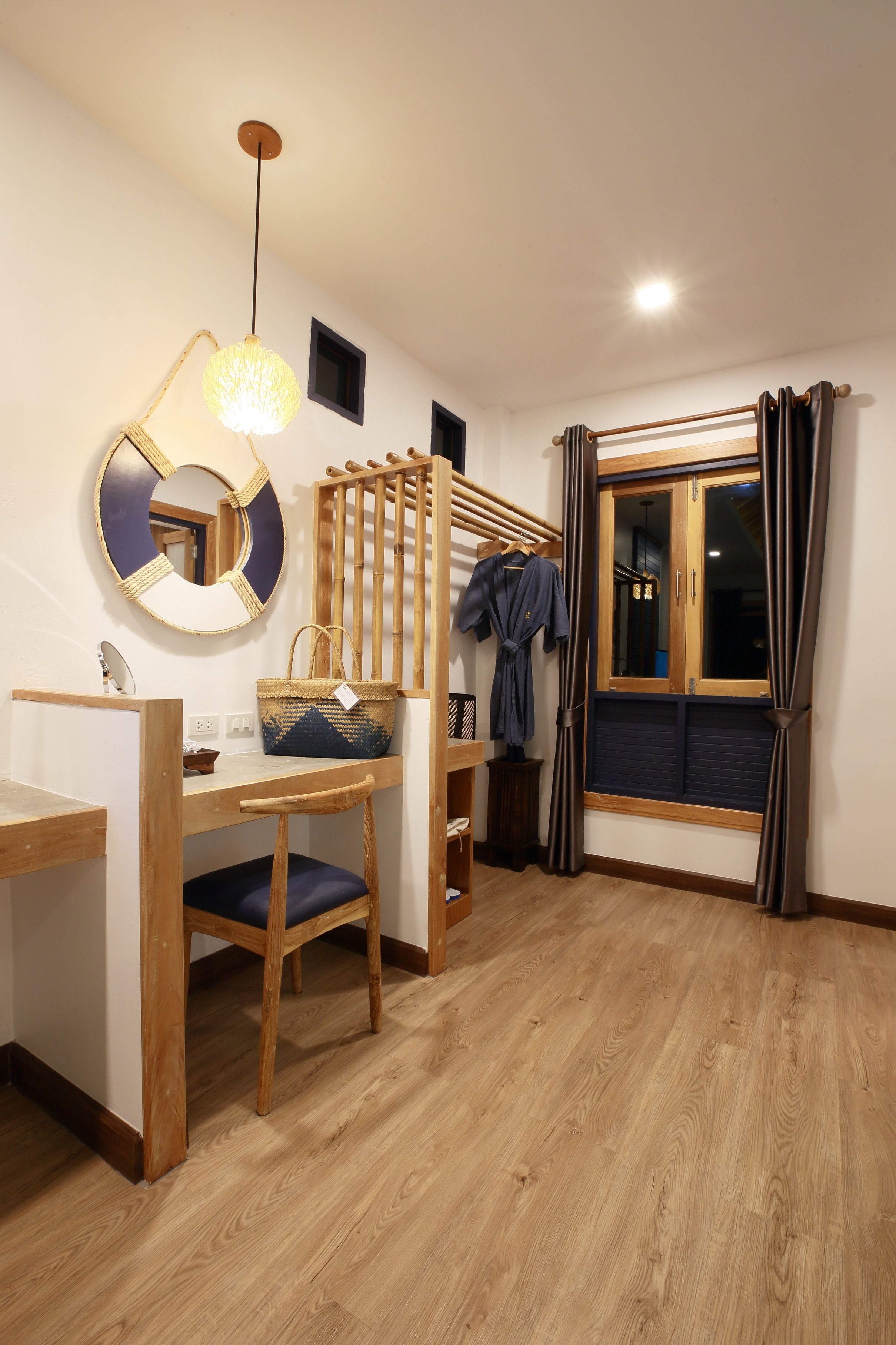 minibar, in-room safe, individually decorated, individually furnished