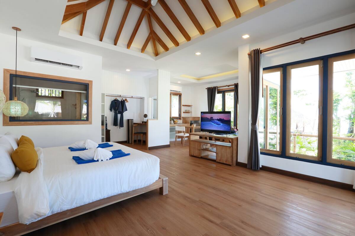 villa, beachfront | minibar, in-room safe, individually decorated, individually furnished