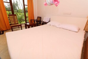 1 bedroom, hypo-allergenic bedding, soundproofing, free WiFi - Yoho Milkyway Holiday Resort (Unawatuna)