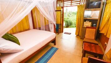 Deluxe Villa, 1 Double Bed, Non Smoking | 1 bedroom, hypo-allergenic bedding available, soundproofing, WiFi (free)
