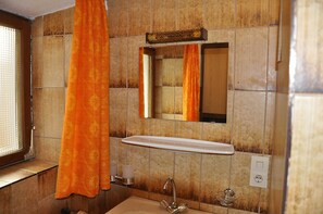 Shower, towels