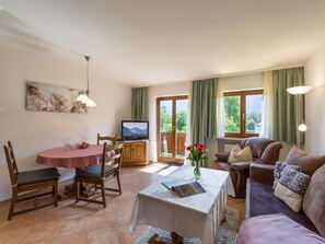 Fernseher, Tischtennisplatte